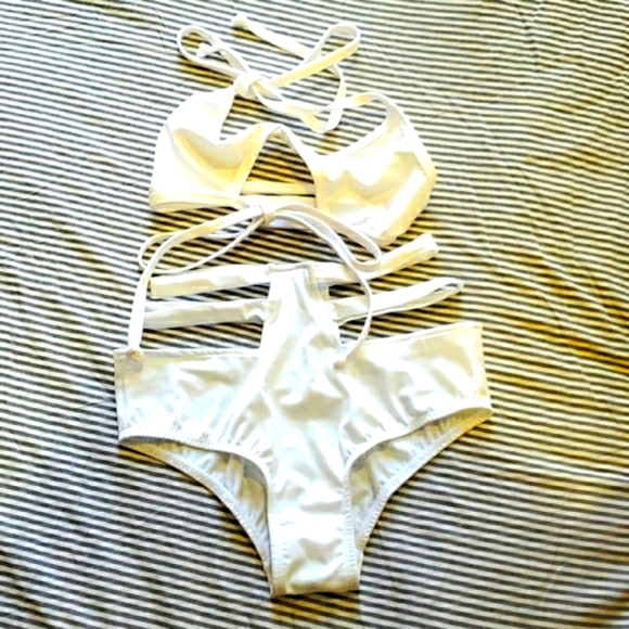 Bikini 💋 - Picture 1 of 2